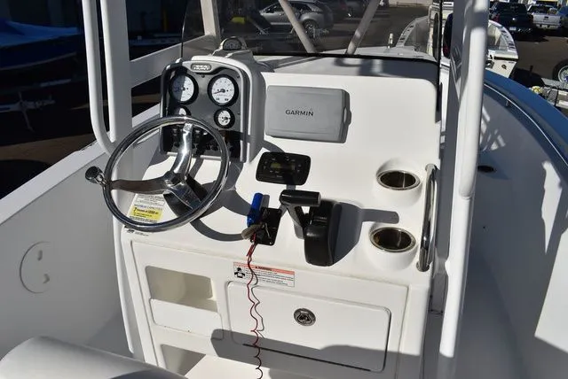 Slide: The Image of Sea Hunt Triton 210 2014 - 18