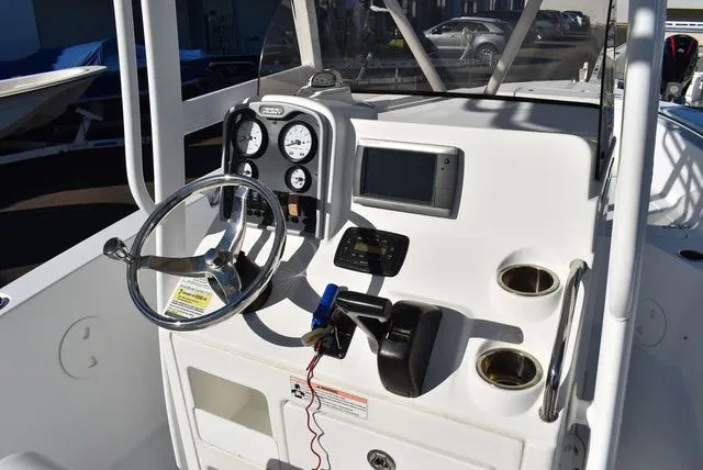 Slide: The Image of Sea Hunt Triton 210 2014 - 19