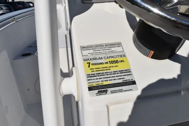 Slide: The Image of Sea Hunt Triton 210 2014 - 22