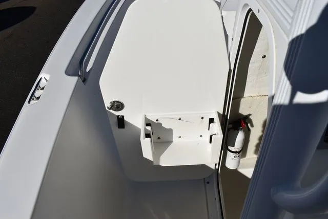 Slide: The Image of Sea Hunt Triton 210 2014 - 24