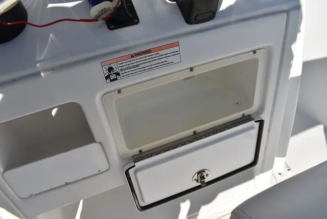 Slide: The Image of Sea Hunt Triton 210 2014 - 31