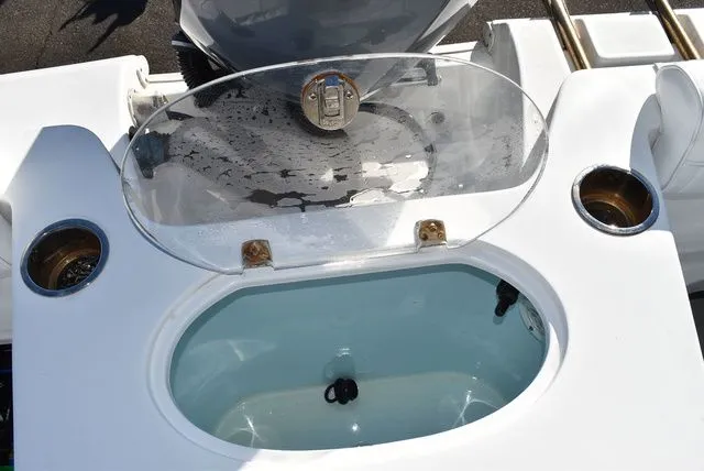 Slide: The Image of Sea Hunt Triton 210 2014 - 34