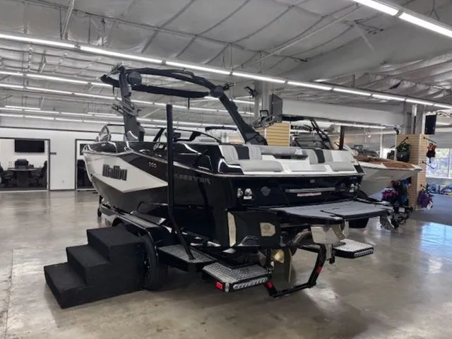 Slide: The Image of Malibu Wakesetter 22 LSV 2026 - 3