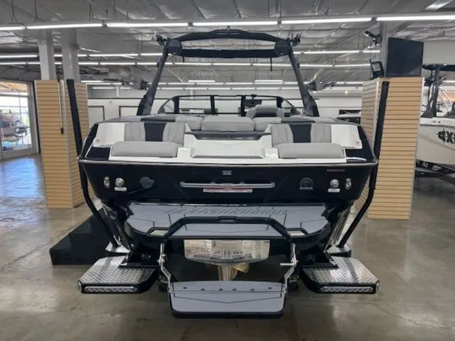 Slide: The Image of Malibu Wakesetter 22 LSV 2026 - 4