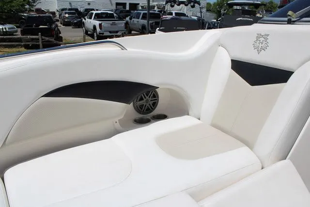 Slide: The Image of Chaparral 287 Sport Boat 2014 - 15