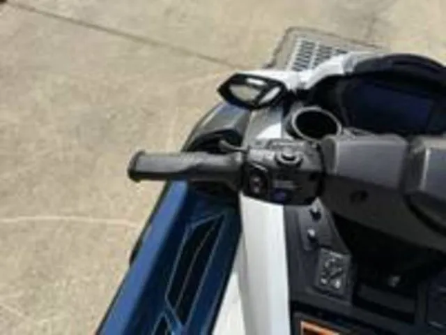 Slide: The Image of Yamaha FX Cruiser HO 2026 - 12