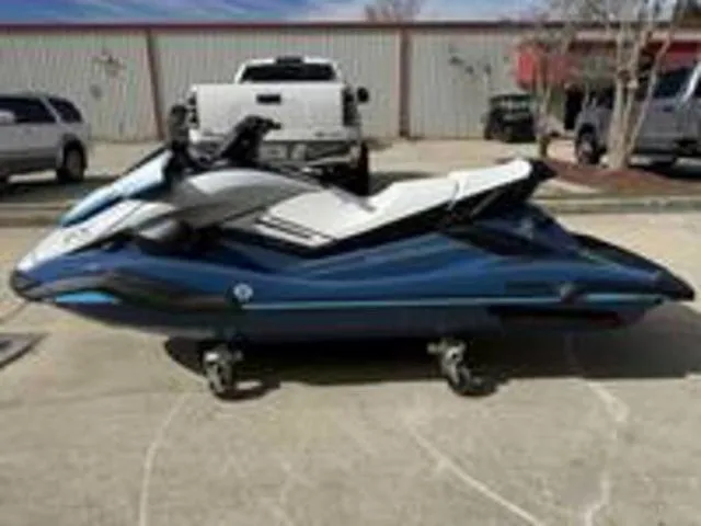 Slide: The Image of Yamaha FX Cruiser HO 2026 - 6