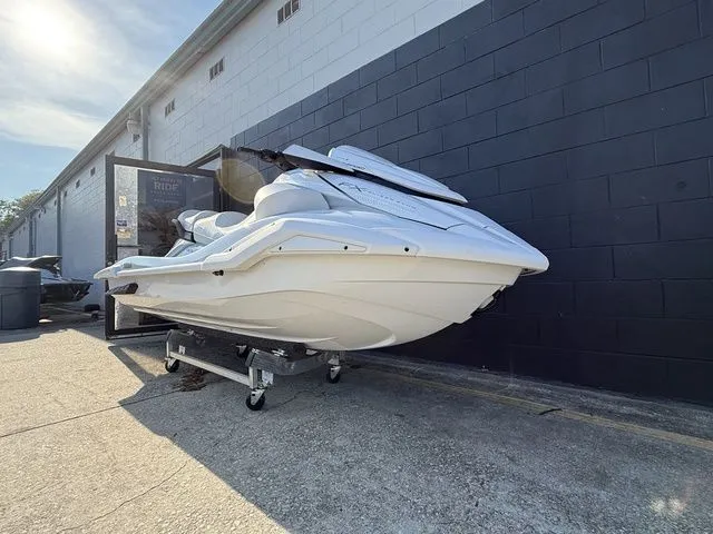 Slide: The Image of Yamaha FX Cruiser SVHO 2026 - 3