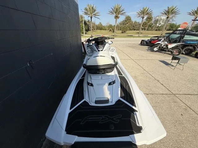 Slide: The Image of Yamaha FX Cruiser SVHO 2026 - 6