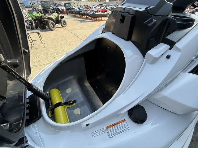 Slide: The Image of Yamaha FX Cruiser SVHO 2026 - 9