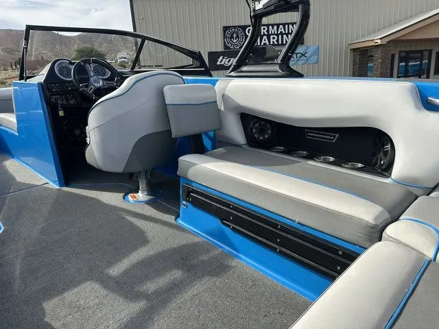 Slide: The Image of Moomba Mojo 2017 - 12