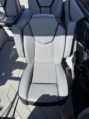 Slide: The Image of Yamaha 255XD 2026 - 19