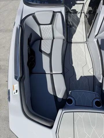 Slide: The Image of Yamaha 255XD 2026 - 35