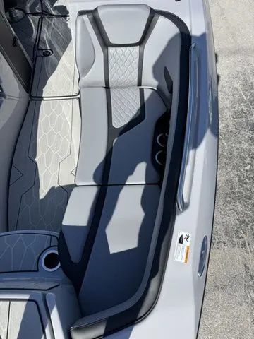 Slide: The Image of Yamaha 255XD 2026 - 36