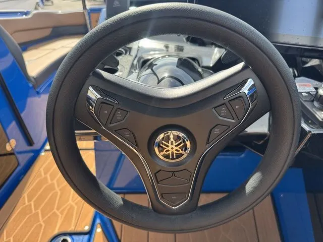 Slide: The Image of Yamaha 255XD 2026 - 25