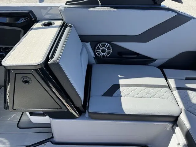 Slide: The Image of Yamaha 255XD 2026 - 17