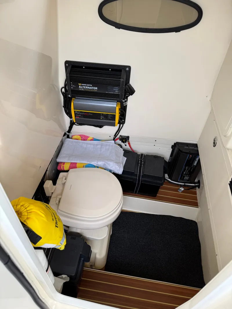 Slide: The Image of Scout 255 LXF 2021 - 16