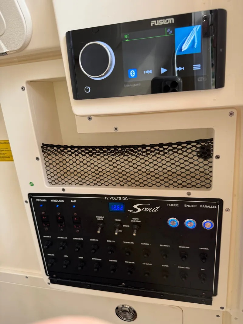 Slide: The Image of Scout 255 LXF 2021 - 17