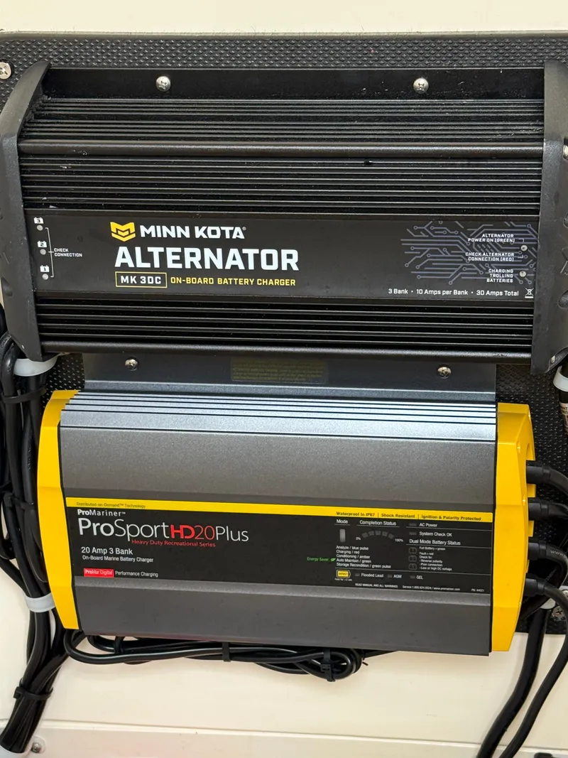 Slide: The Image of Scout 255 LXF 2021 - 18