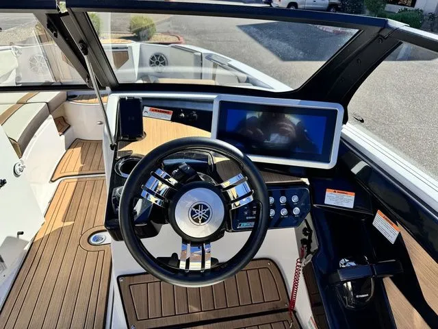 Slide: The Image of Yamaha 222S 2023 - 14