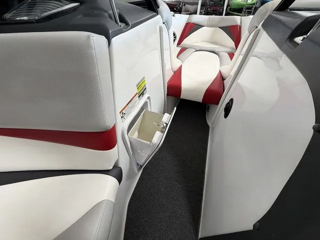 Slide: The Image of Tigé 22Ve 2011 - 17