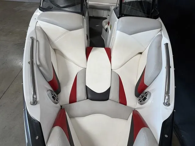 Slide: The Image of Tigé 22Ve 2011 - 19