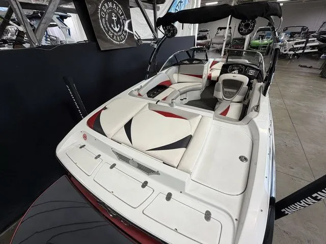 Slide: The Image of Tigé 22Ve 2011 - 8