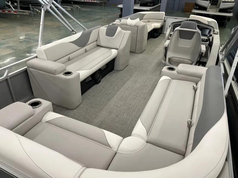 Slide: The Image of Avalon 2585 LSZ Elite 2026 - 17