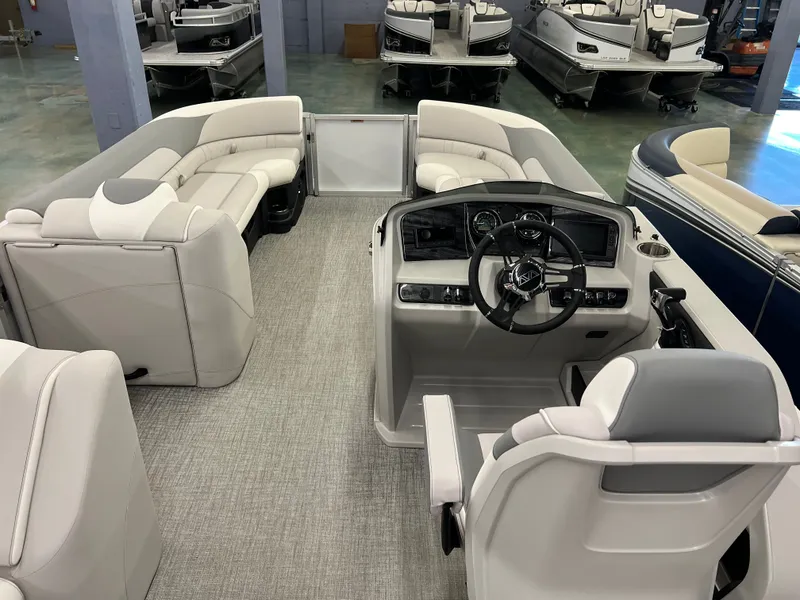 Slide: The Image of Avalon 2585 LSZ Elite 2026 - 18