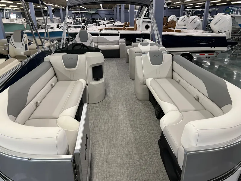 Slide: The Image of Avalon 2585 LSZ Elite 2026 - 4