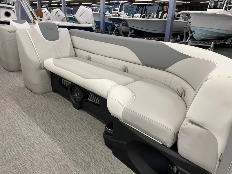 Slide: The Image of Avalon 2585 LSZ Elite 2026 - 5