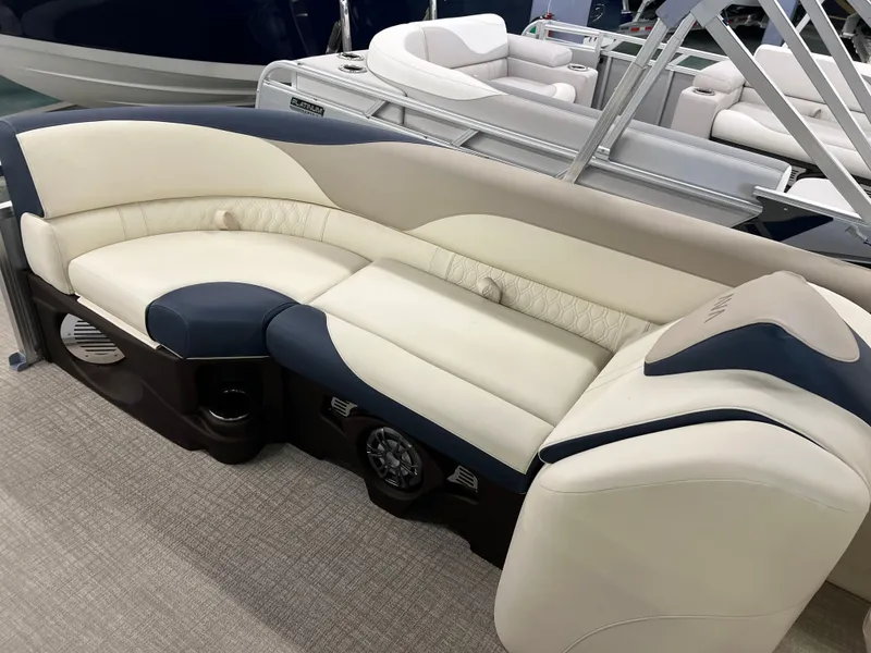 Slide: The Image of Avalon LSZ Quad Lounge - 23' 2026 - 14