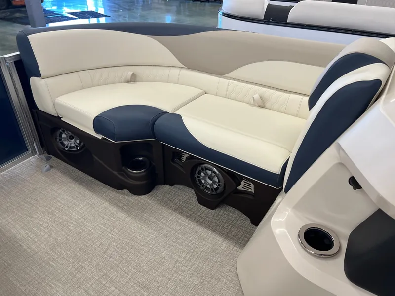 Slide: The Image of Avalon LSZ Quad Lounge - 23' 2026 - 6