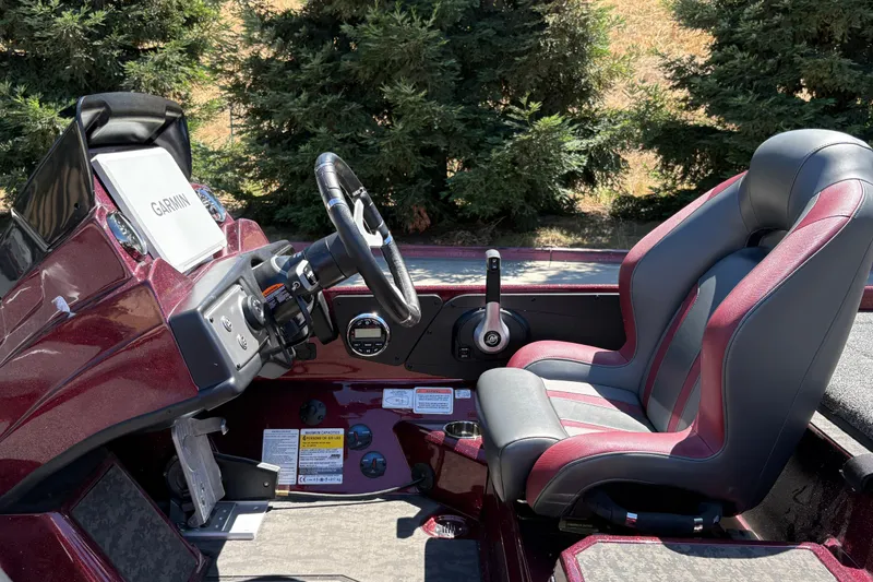 Slide: The Image of Interior of 2026 Nitro Z21 XL Pro boat with Garmin navigation system. - 20