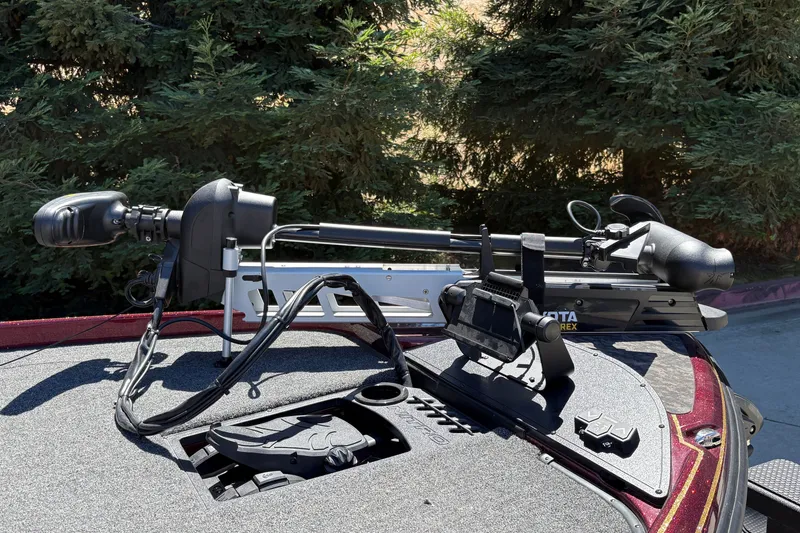 Slide: The Image of 2026 Nitro Z21 XL Pro boat with advanced trolling motor setup. - 21