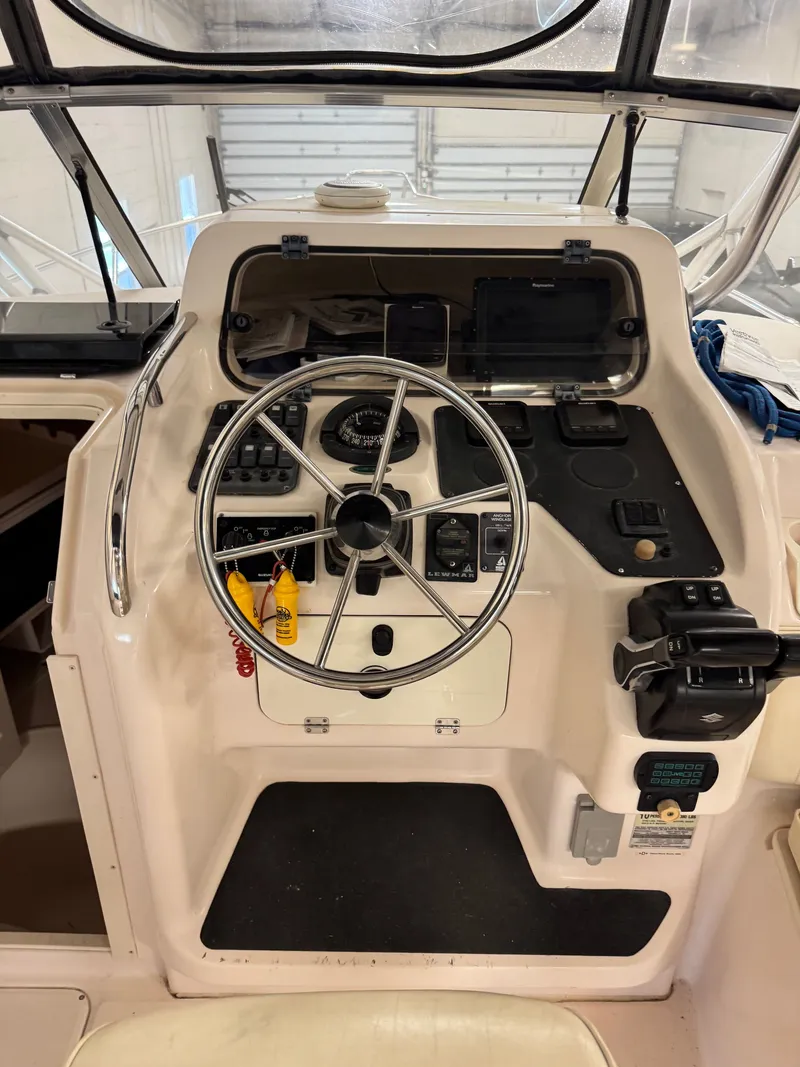 Slide: The Image of Grady-White Express 265 2001 - 2