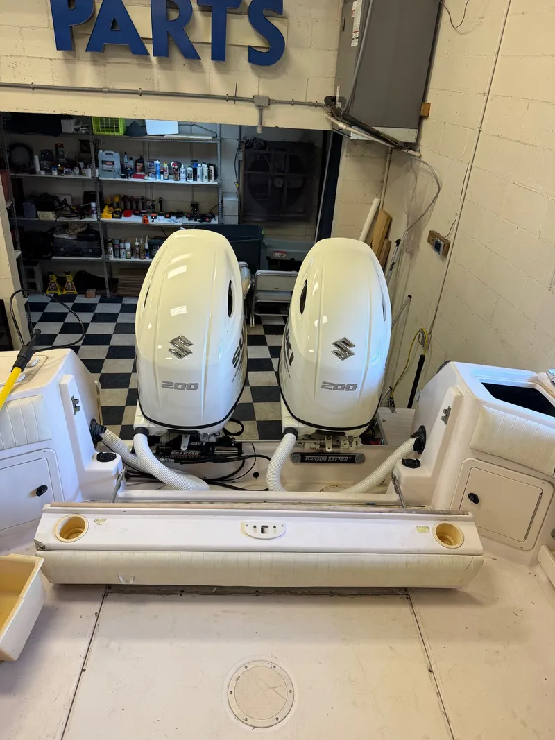 Slide: The Image of Grady-White Express 265 2001 - 3