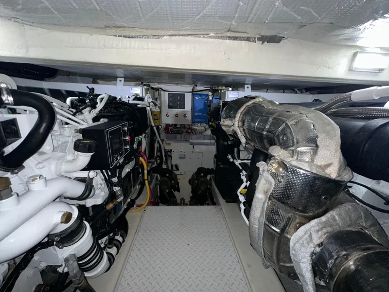 Slide: The Image of Tiara F53 Flybridge 2020 - 76