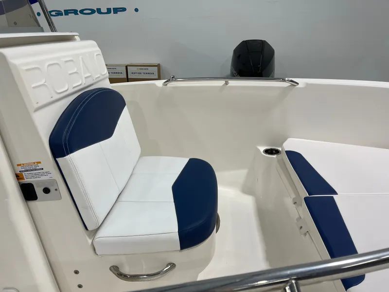 Slide: The Image of Robalo R180 Center Console 2018 - 8