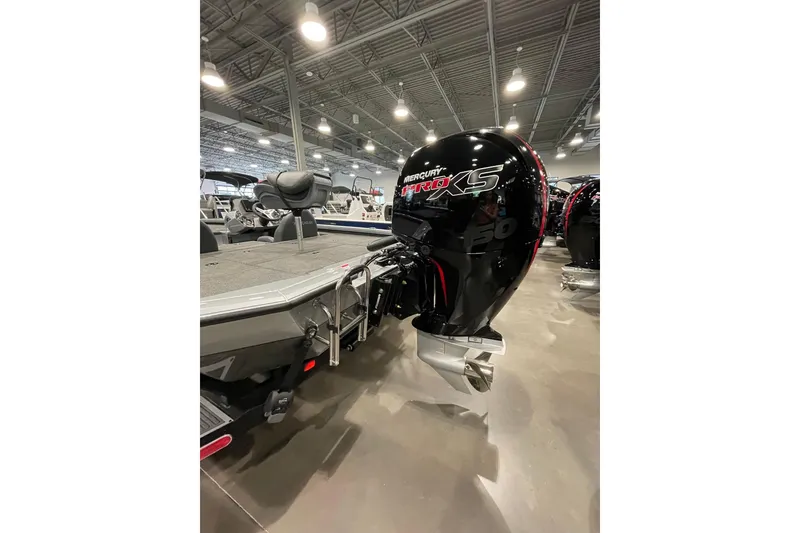 Slide: The Image of 2025 Vexus AVX1980C boat with Mercury Pro XS engine in showroom. - 4