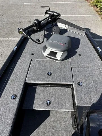 Slide: The Image of 2023 Vexus AVX181 boat deck with seating and storage compartments. - 9