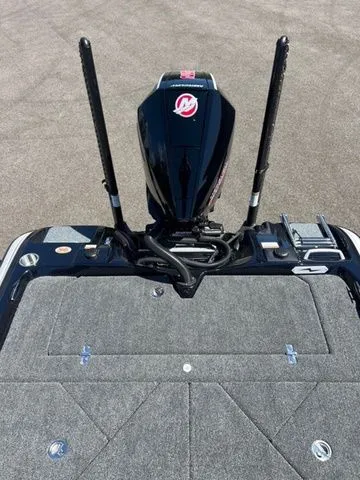 Slide: The Image of 2026 Bass Cat Cougar FTD SP boat with powerful engine and sleek design. - 5