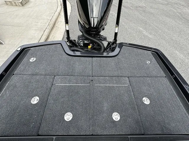 Slide: The Image of 2025 Ikon Boats VLX21 deck, featuring sleek design and durable materials. - 13