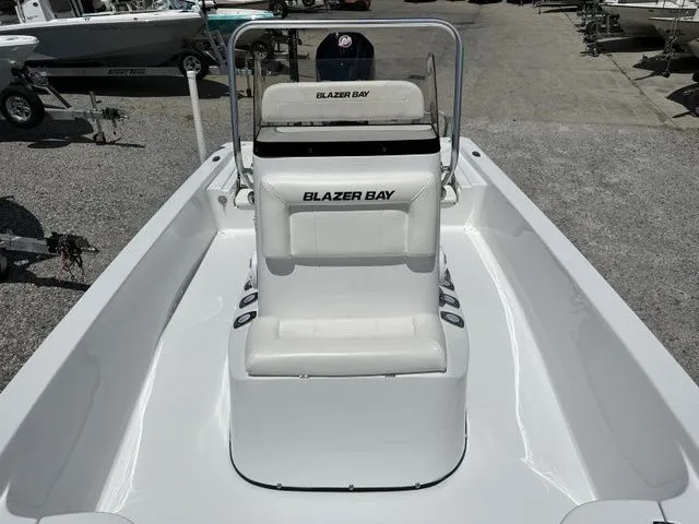 Slide: The Image of Blazer 2220 Fisherman 2023 - 9