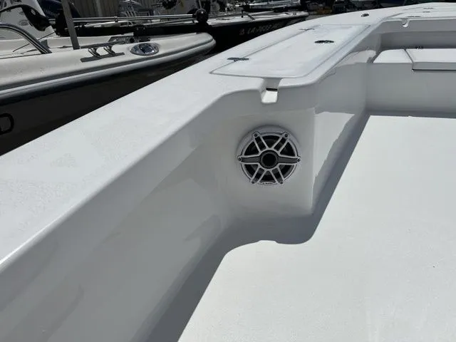 Slide: The Image of Blazer Bay 2420 GTS Deluxe 2023 - 11