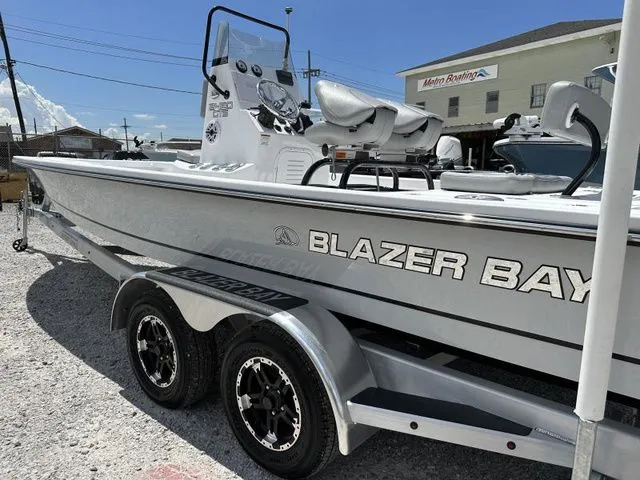Slide: The Image of Blazer Bay 2420 GTS Deluxe 2023 - 14