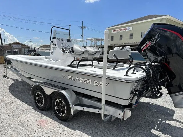 Slide: The Image of Blazer Bay 2420 GTS Deluxe 2023 - 3