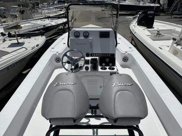 Slide: The Image of Blazer Bay 2420 GTS Deluxe 2023 - 8