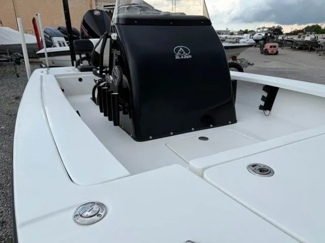 Slide: The Image of Blazer 675 Ultimate Bay 2021 - 10