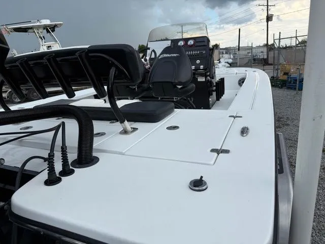 Slide: The Image of Blazer 675 Ultimate Bay 2021 - 6